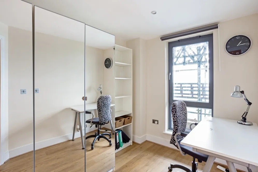 Chrisp Street, E14 photo 12
