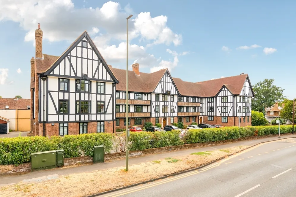 Lammas Lane, Esher KT10 photo 20