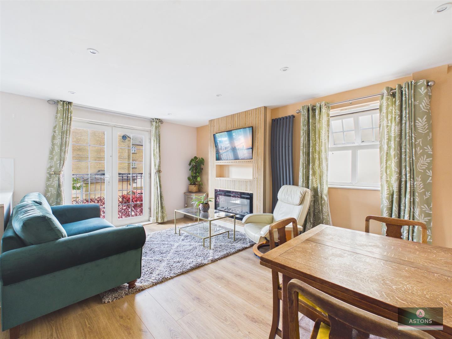 Messenger Close, Ifield, Crawley Image 3