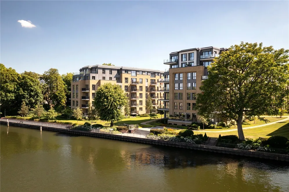 Broom Road, Teddington, TW11 photo 4