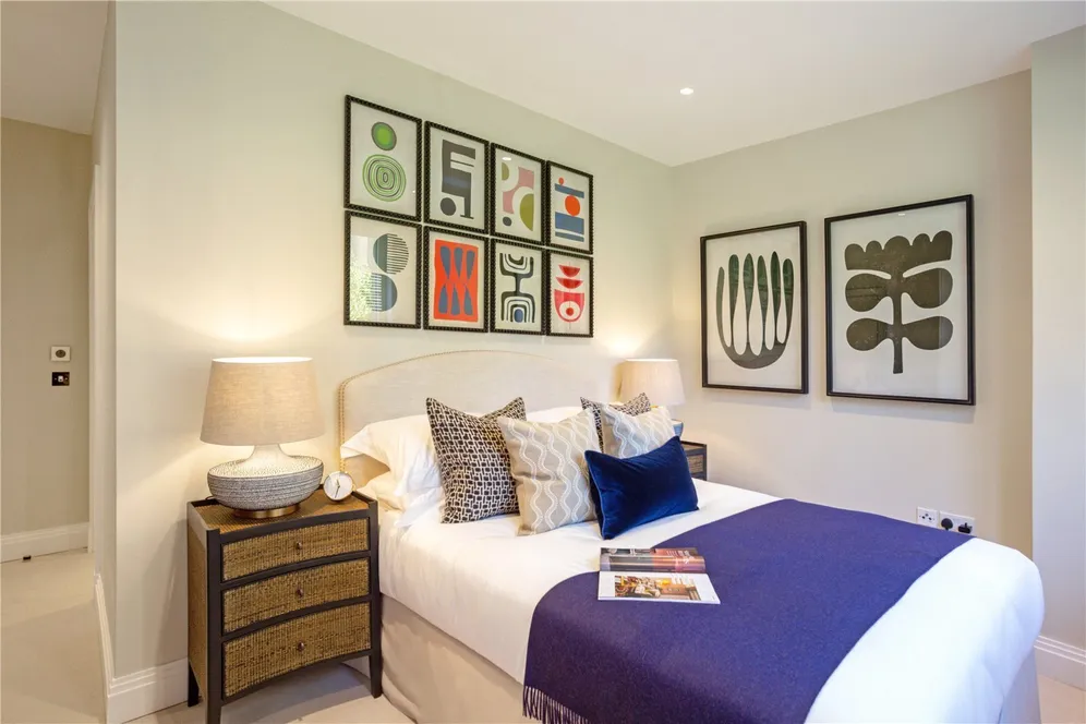Broom Road, Teddington, TW11 photo 12