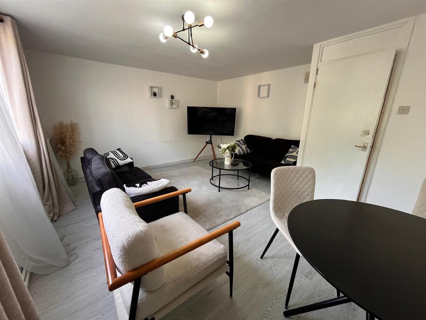 Acacia Road, Wood Green, London Image 3