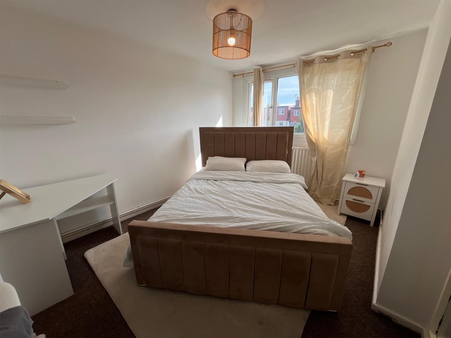 Acacia Road, Wood Green, London Image 8