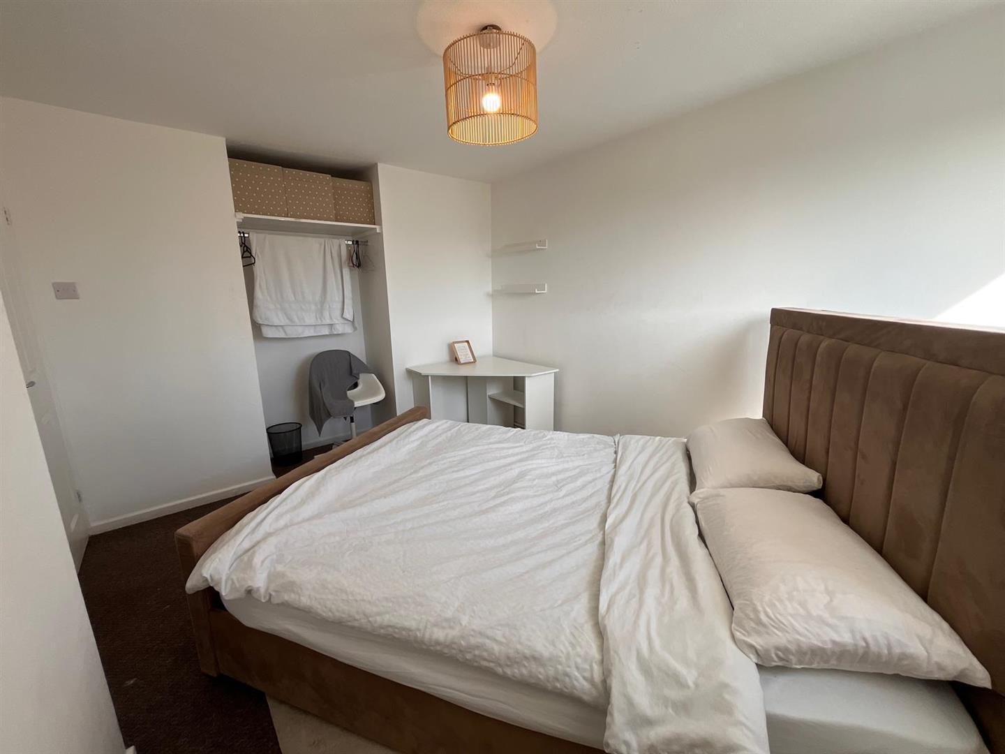Acacia Road, Wood Green, London Image 9