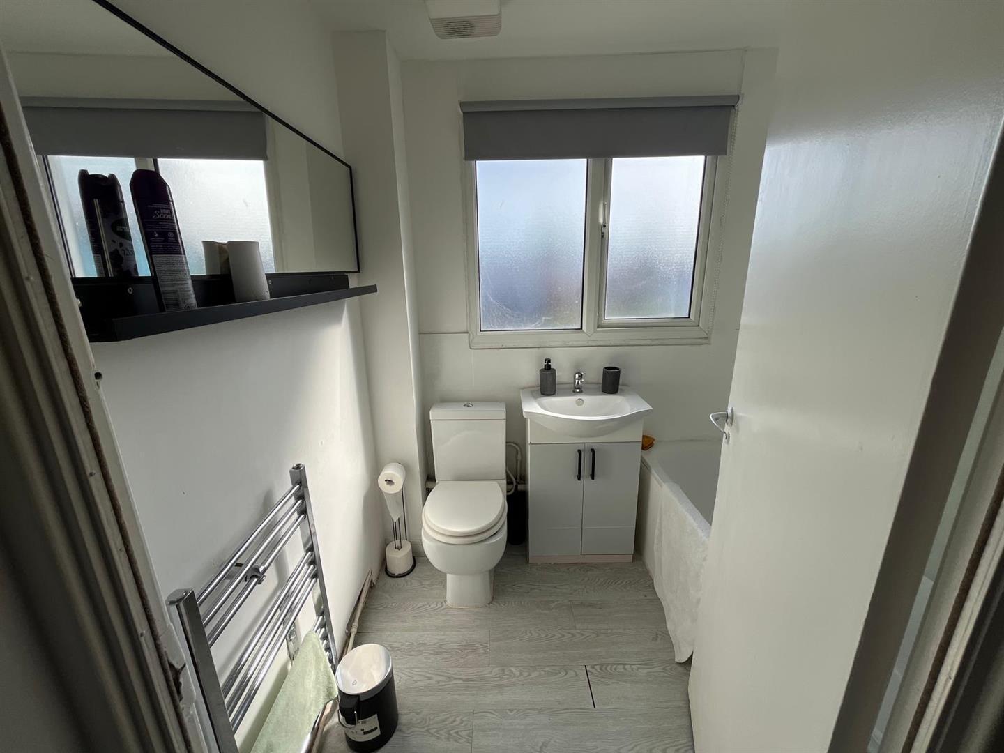 Acacia Road, Wood Green, London Image 10
