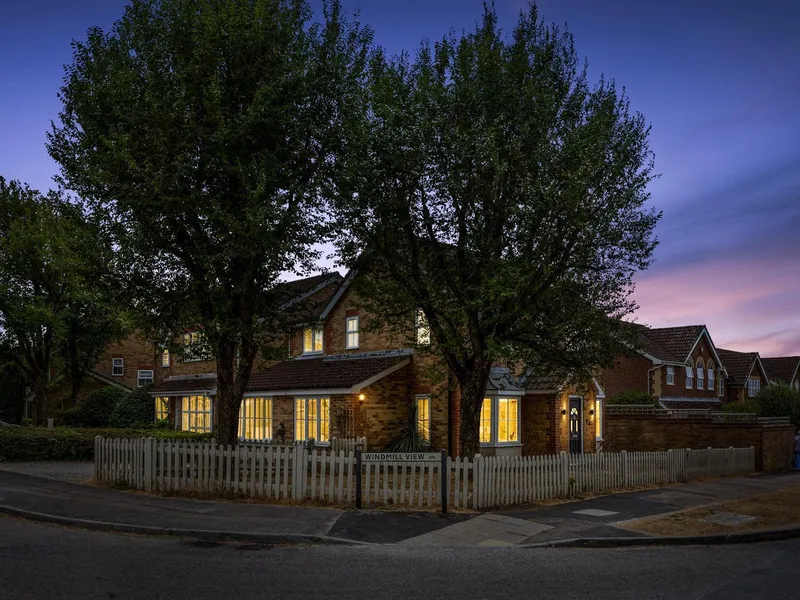 Property thumbnail 1 out of 3