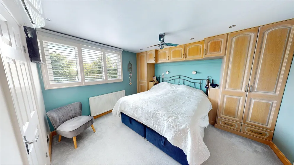 Property carousel item 11