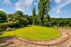 Roedean Crescent, Roehampton, London
