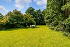 Roedean Crescent, Roehampton, London