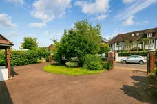Roedean Crescent, Roehampton, London
