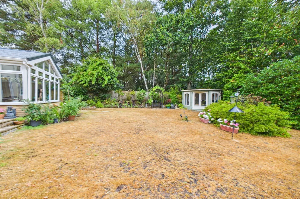 Property carousel item 30