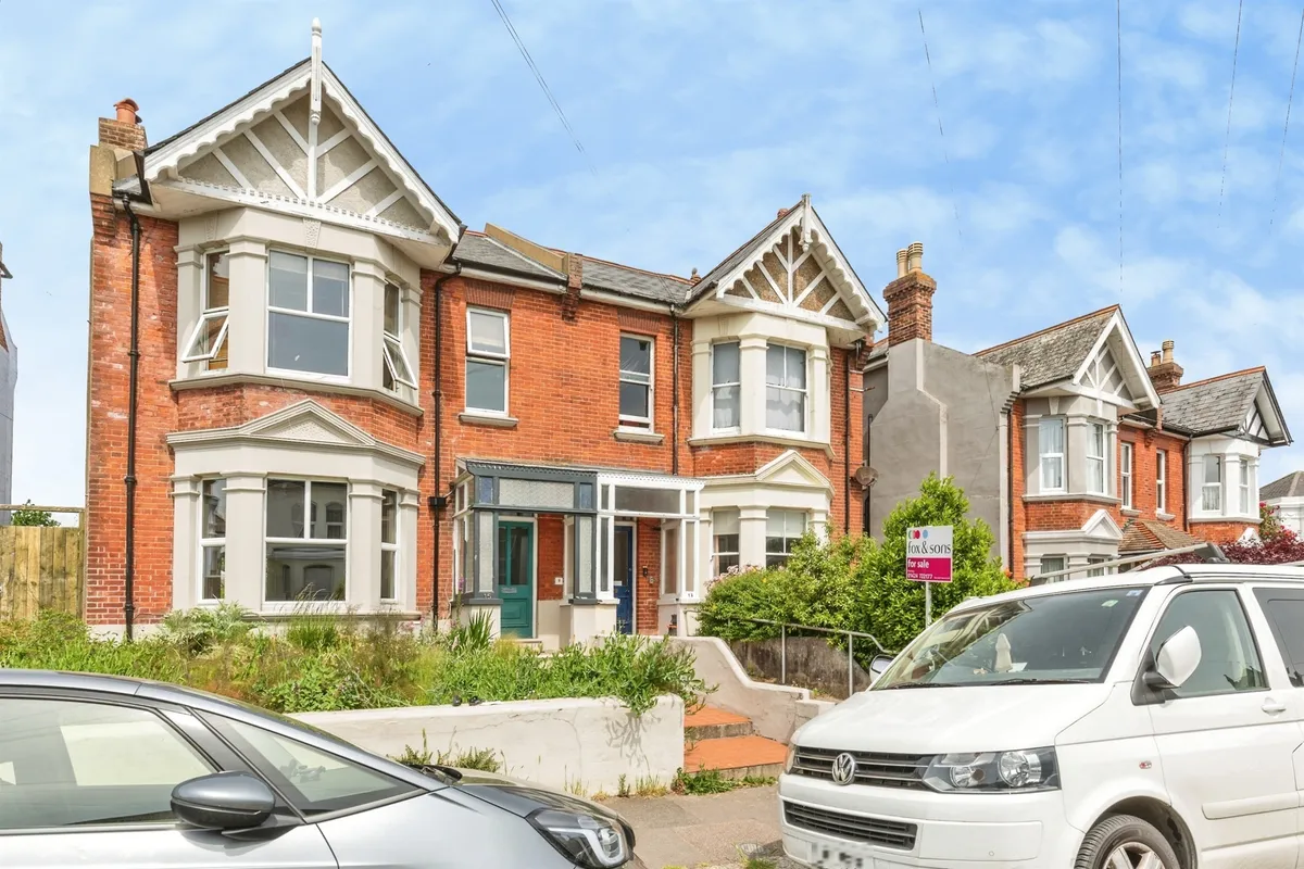 St. Helens Crescent, Hastings