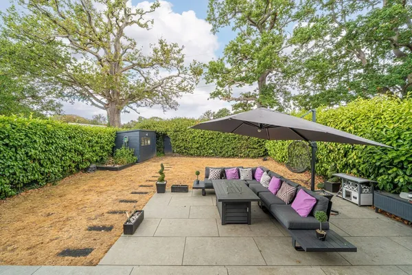 Queens Avenue, West Byfleet, KT14 photo 8
