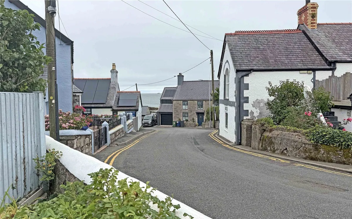Moelfre, Isle of Anglesey, LL72