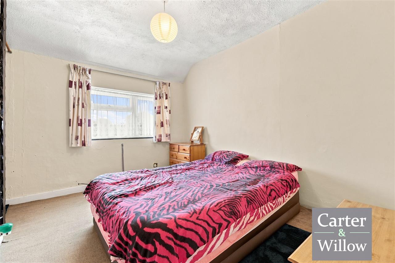 Sutton Road, Barking, Essex Image 11