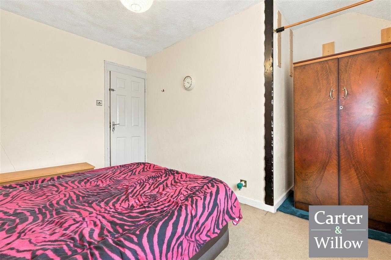Sutton Road, Barking, Essex Image 12