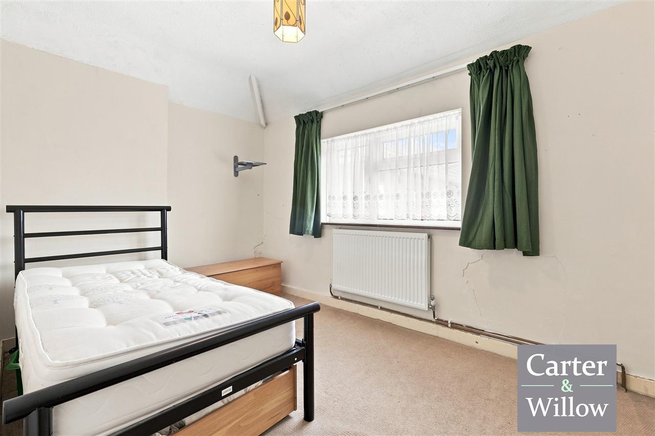 Sutton Road, Barking, Essex Image 13