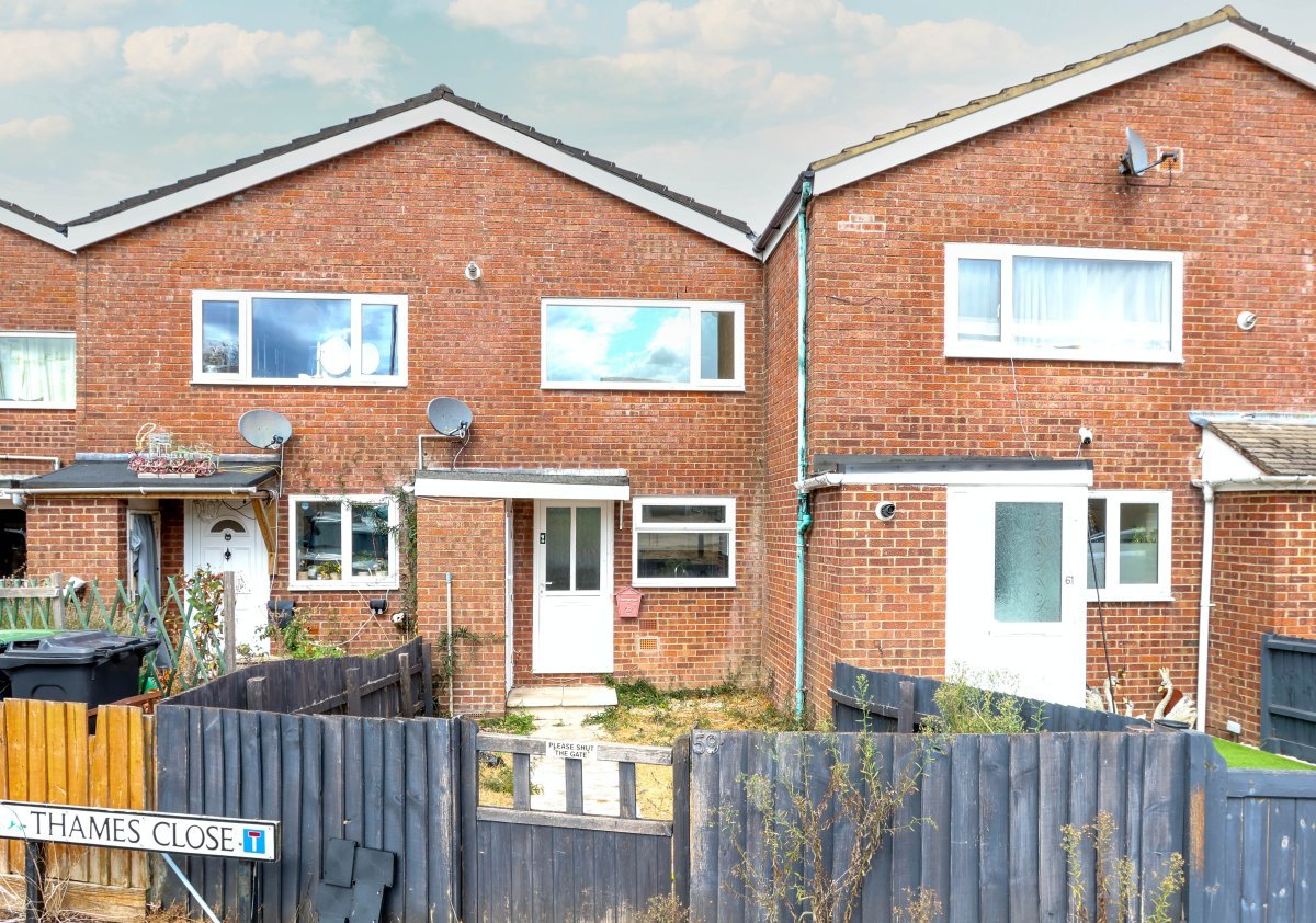 Thames Close, Ferndown Image 2