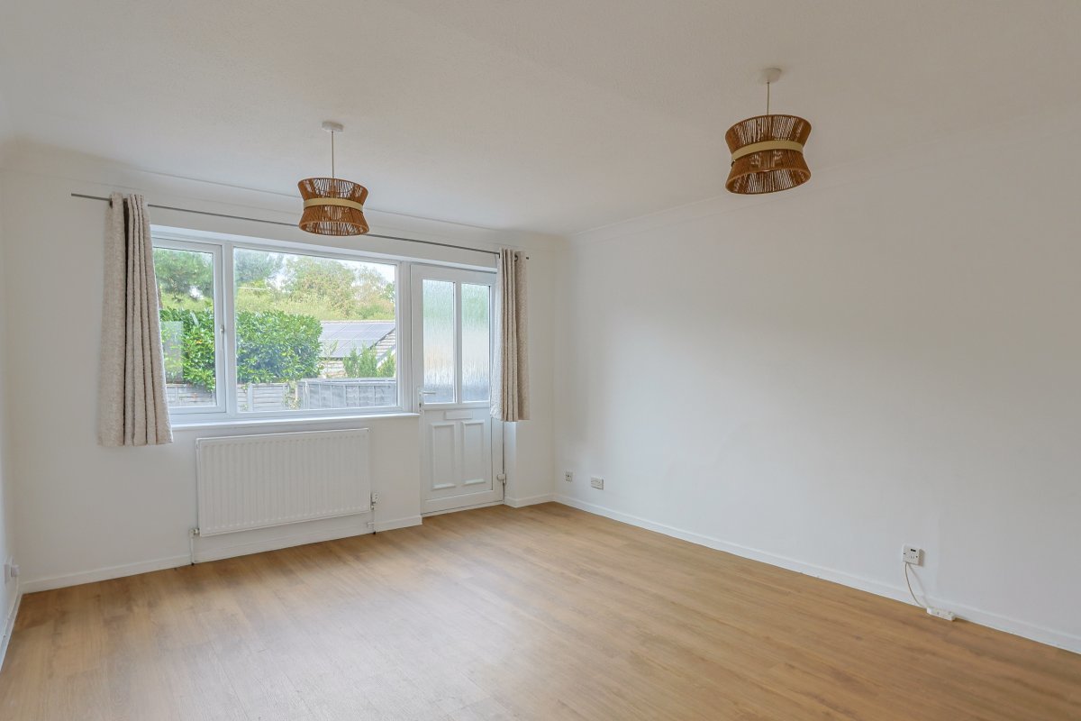 Thames Close, Ferndown Image 7