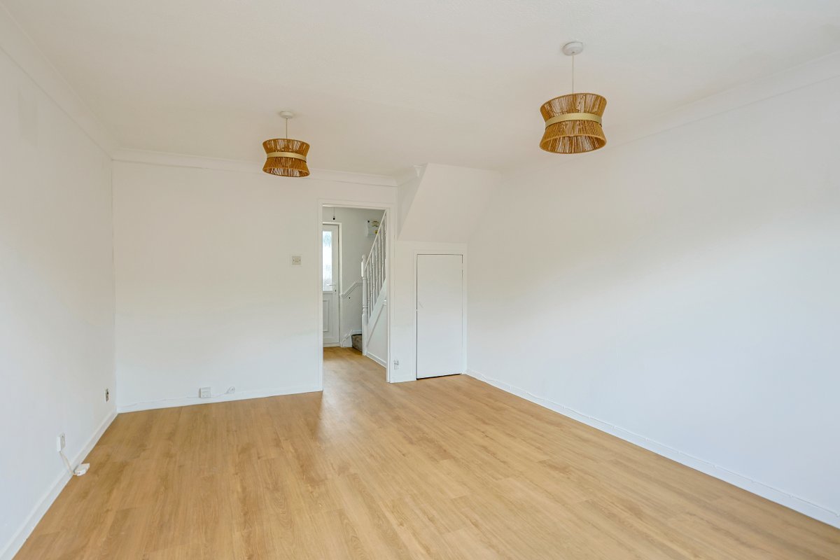 Thames Close, Ferndown Image 8