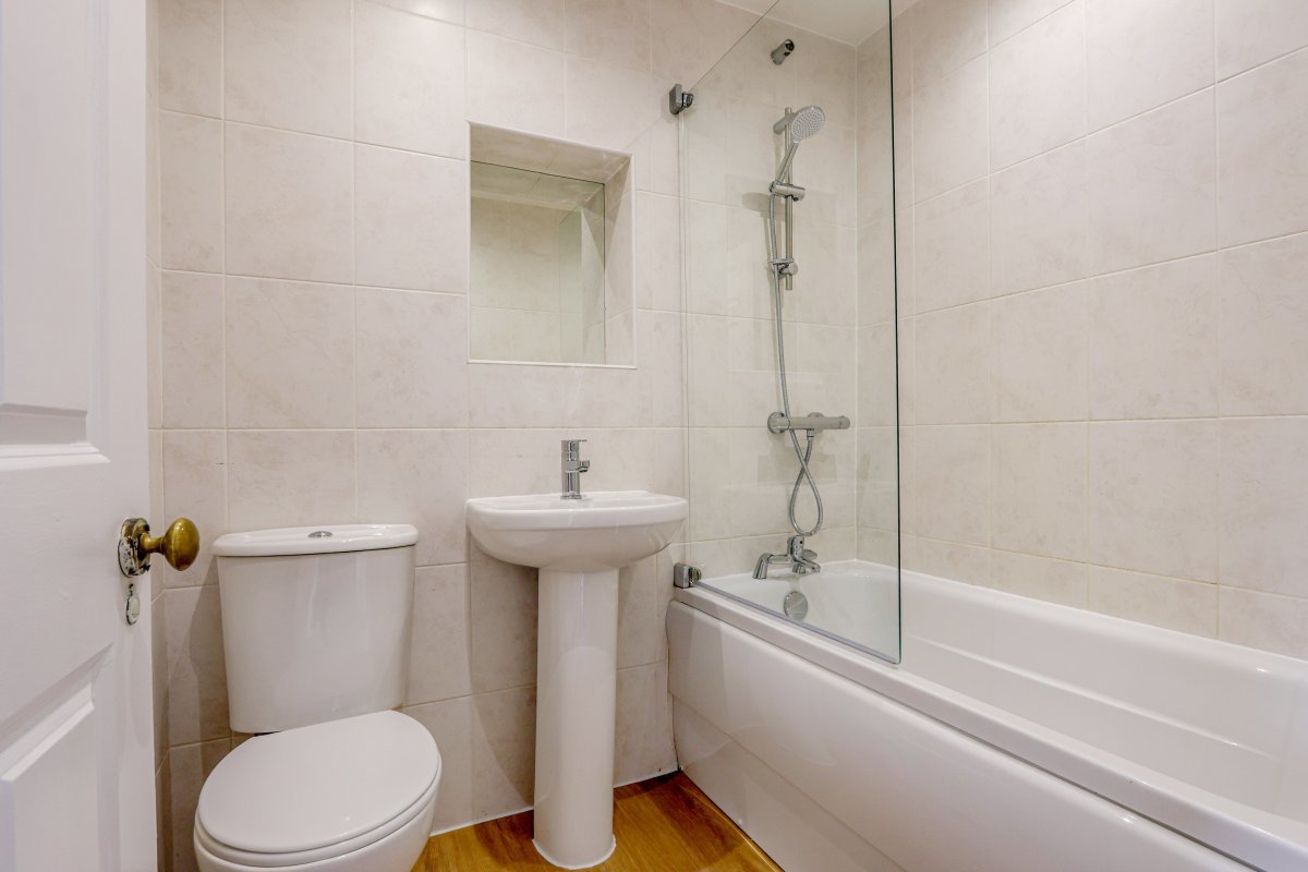 Thames Close, Ferndown Image 9