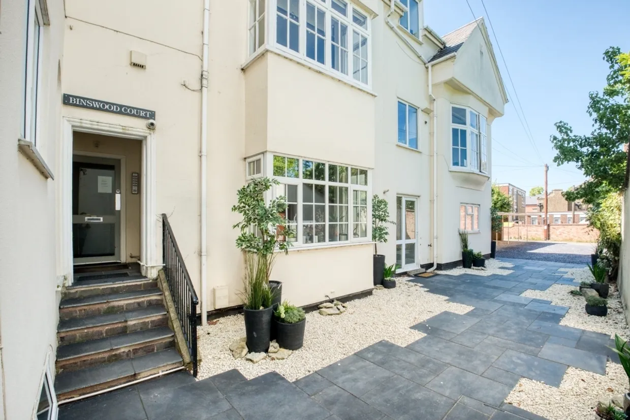 Binswood Avenue Leamington Spa CV32 photo 2