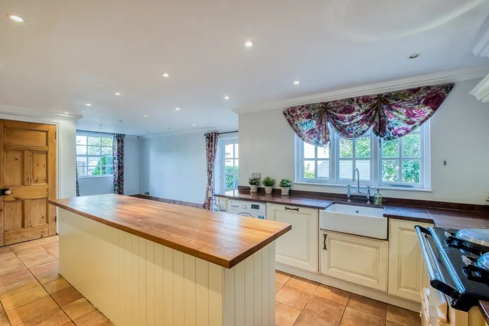 Beauchamp Hill Leamington Spa CV32 photo 3