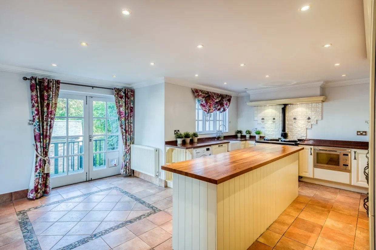 Beauchamp Hill Leamington Spa CV32 photo 4