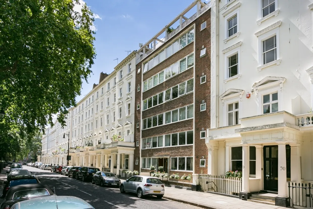 St. Georges Square Pimlico SW1V photo 10