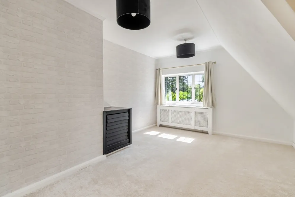 Croft Road Woldingham CR3 photo 16