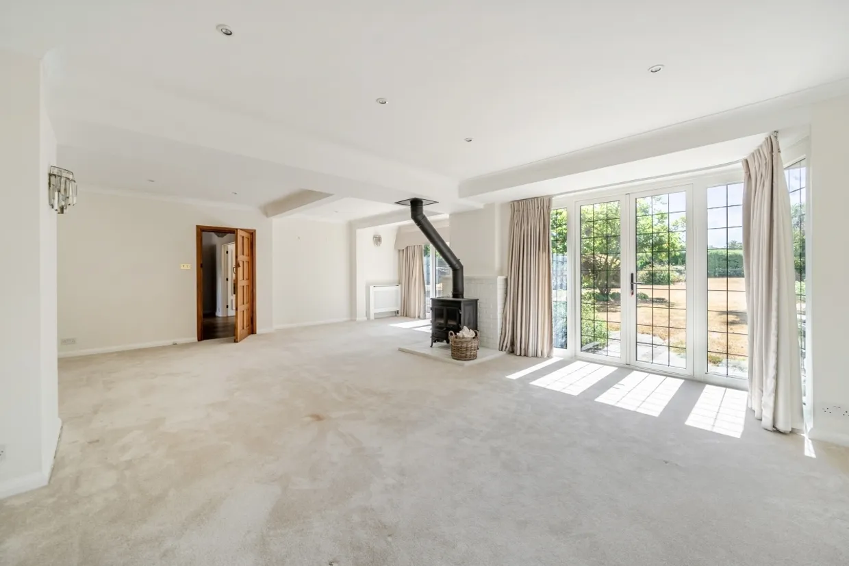 Croft Road Woldingham CR3 photo 22