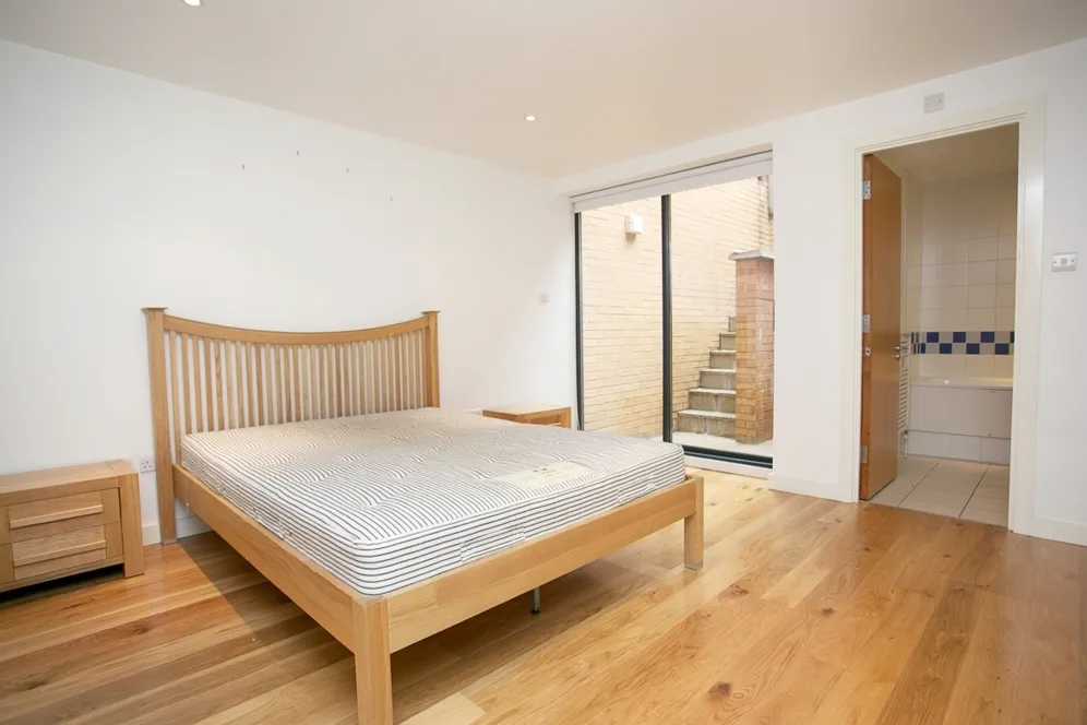 Wilberforce Mews, SW4 photo 9