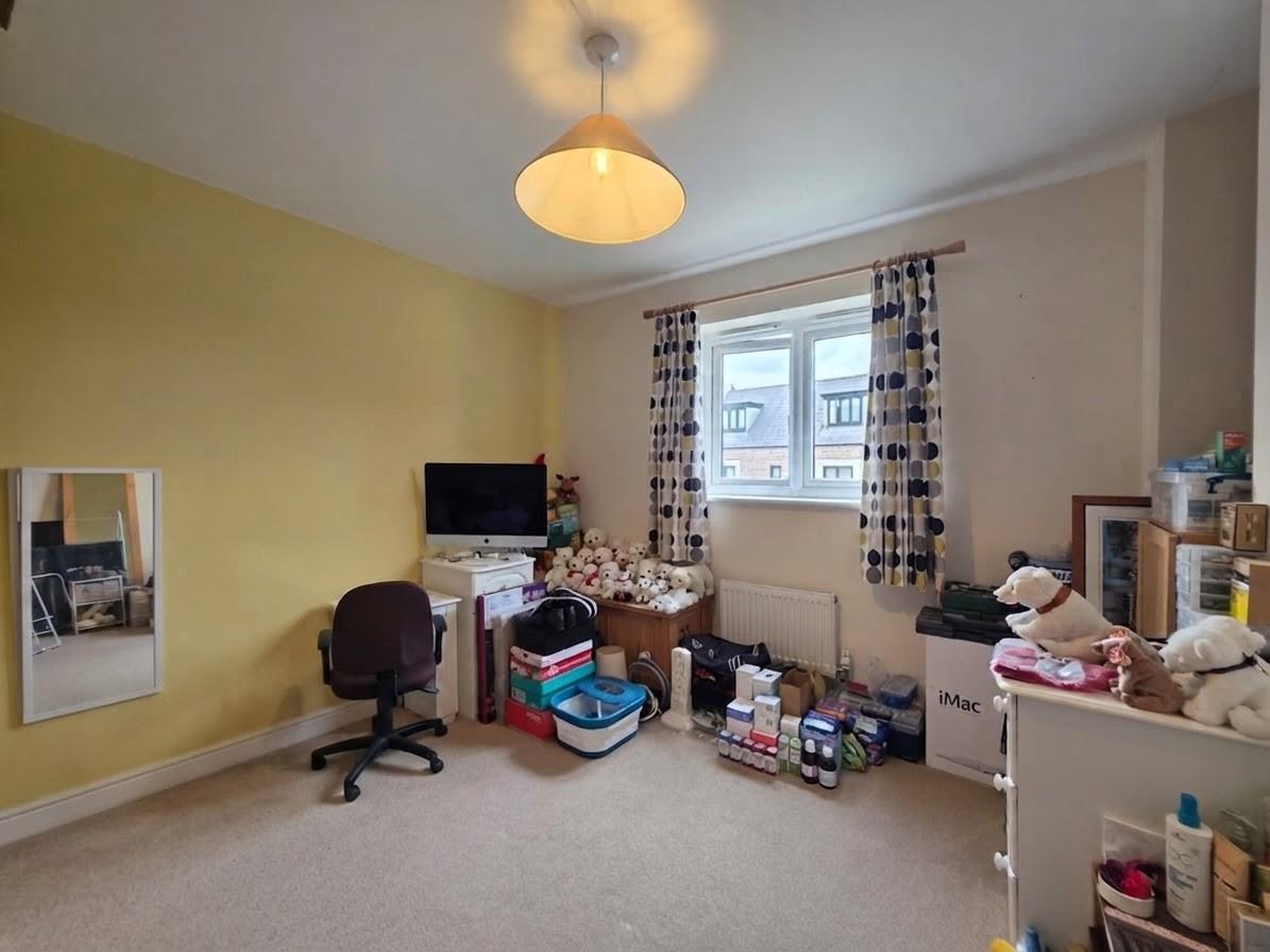 Balmoral Close, St Crispins, Northampton Image 7