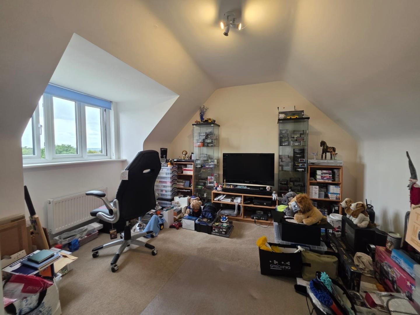 Balmoral Close, St Crispins, Northampton Image 8