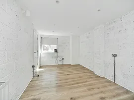 Westview Close, Peacehaven thumb 3