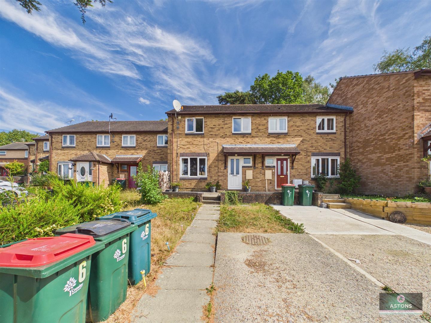 Harvey Close, Broadfield Image 1