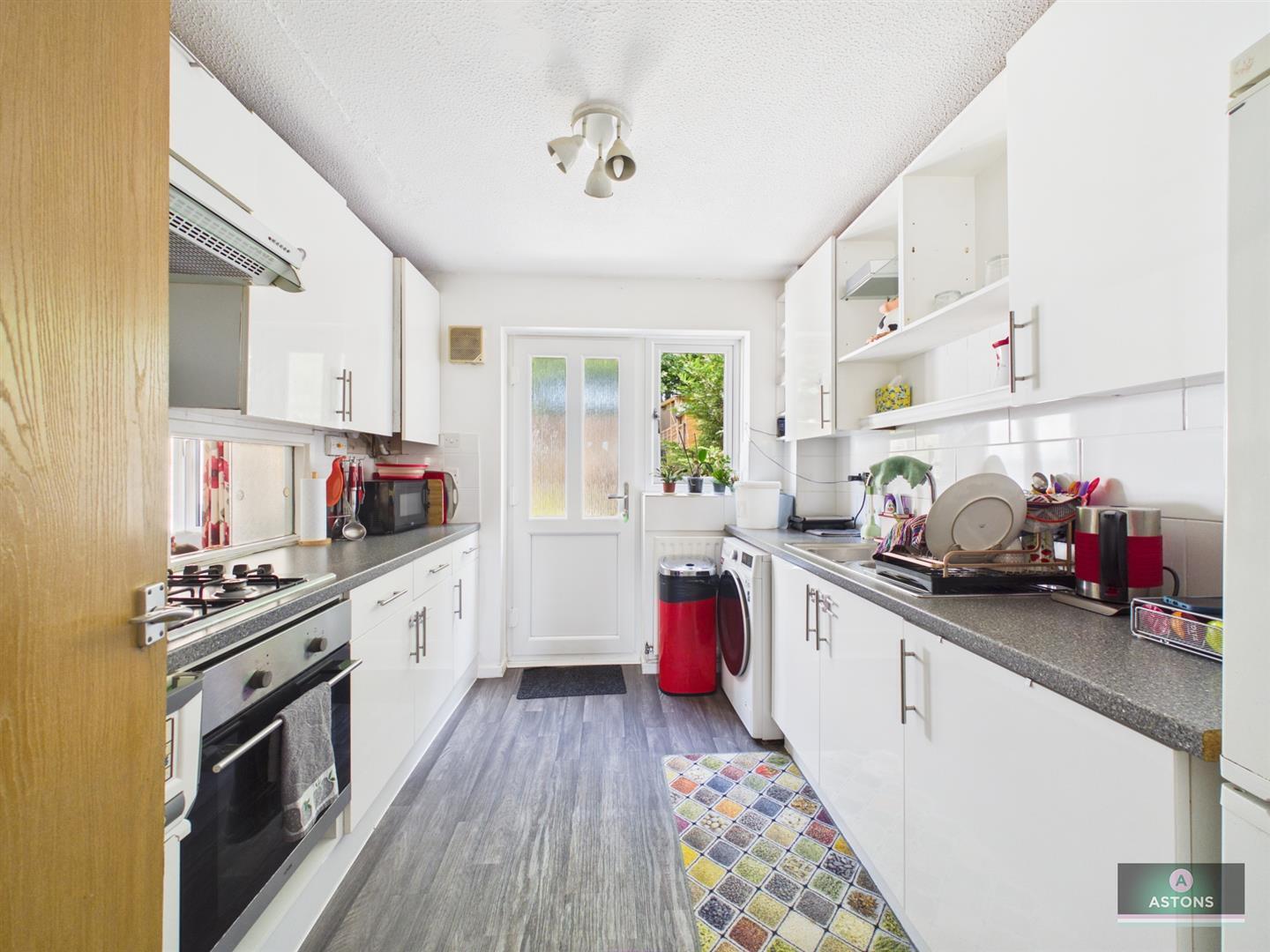 Harvey Close, Broadfield Image 2