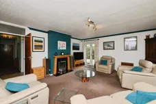 Danecote, KNEBWORTH