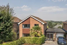 Priorsfield, Marlborough, SN8 photo 1
