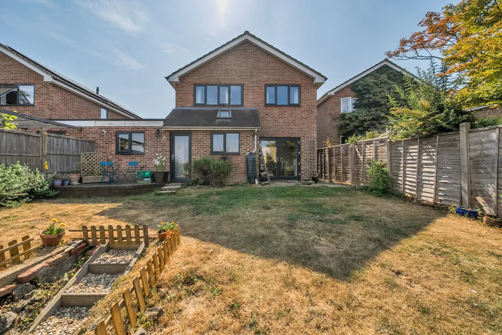 Priorsfield, Marlborough, SN8 photo 5