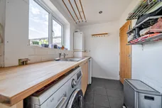Priorsfield, Marlborough, SN8 photo 9