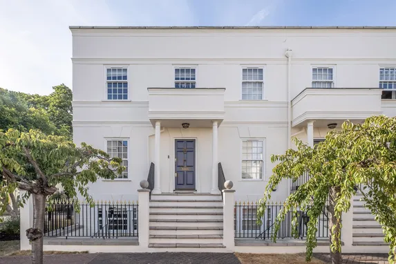Beaufort Close, London, SW15