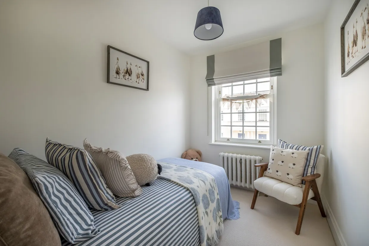 Beaufort Close, London, SW15 photo 23