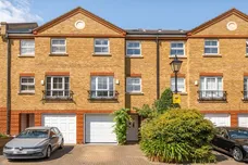 Malthouse Drive London W4 photo 1