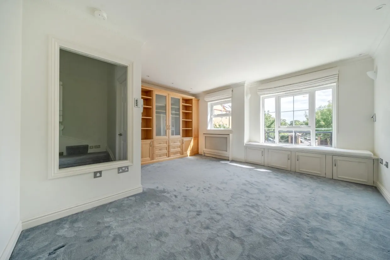 Malthouse Drive London W4 photo 3