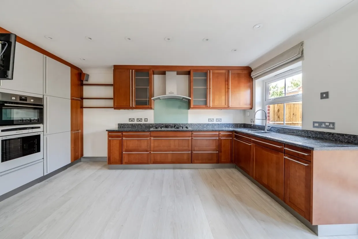 Malthouse Drive London W4 photo 5
