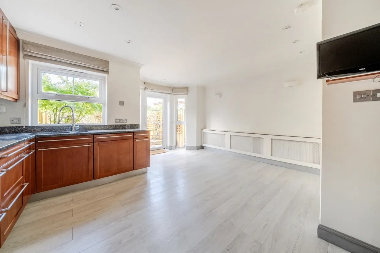 Malthouse Drive London W4 photo 6
