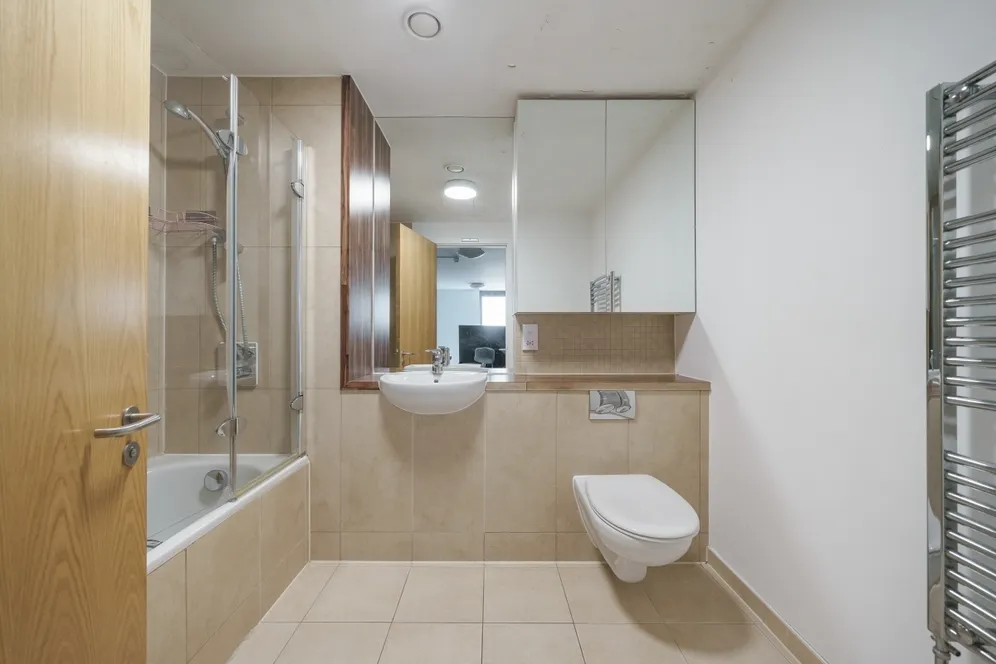 Lakeside Way Wembley HA9 photo 7