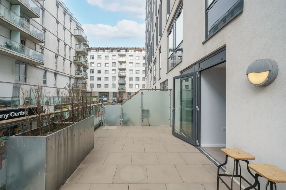 Lakeside Way Wembley HA9 photo 9