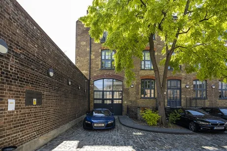 Clyde Square, E14